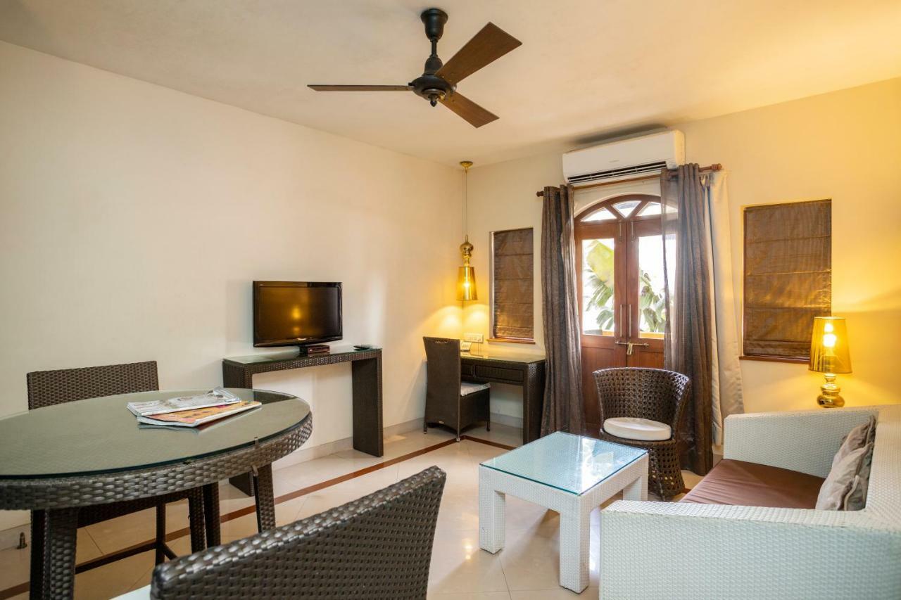 Coco Goa Hotel Arpora Exterior photo