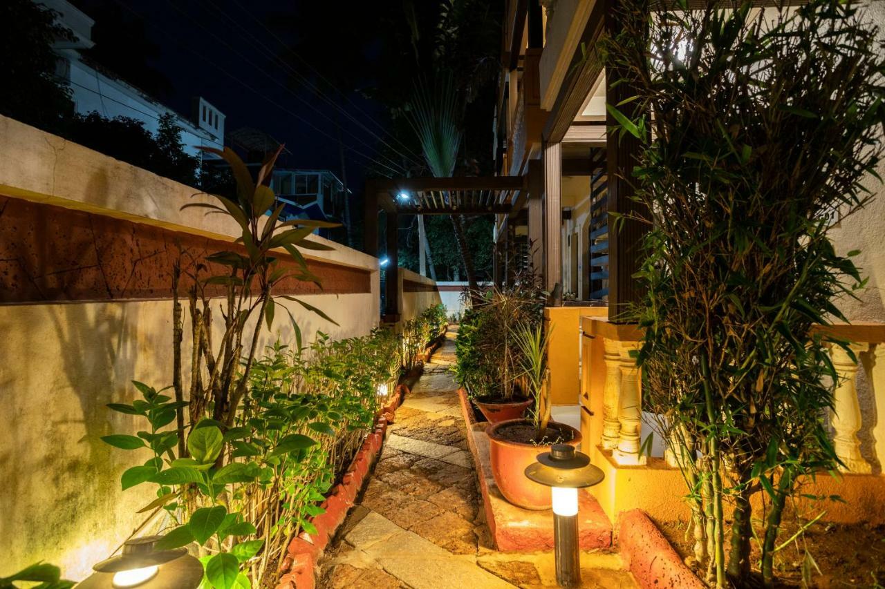 Coco Goa Hotel Arpora Exterior photo
